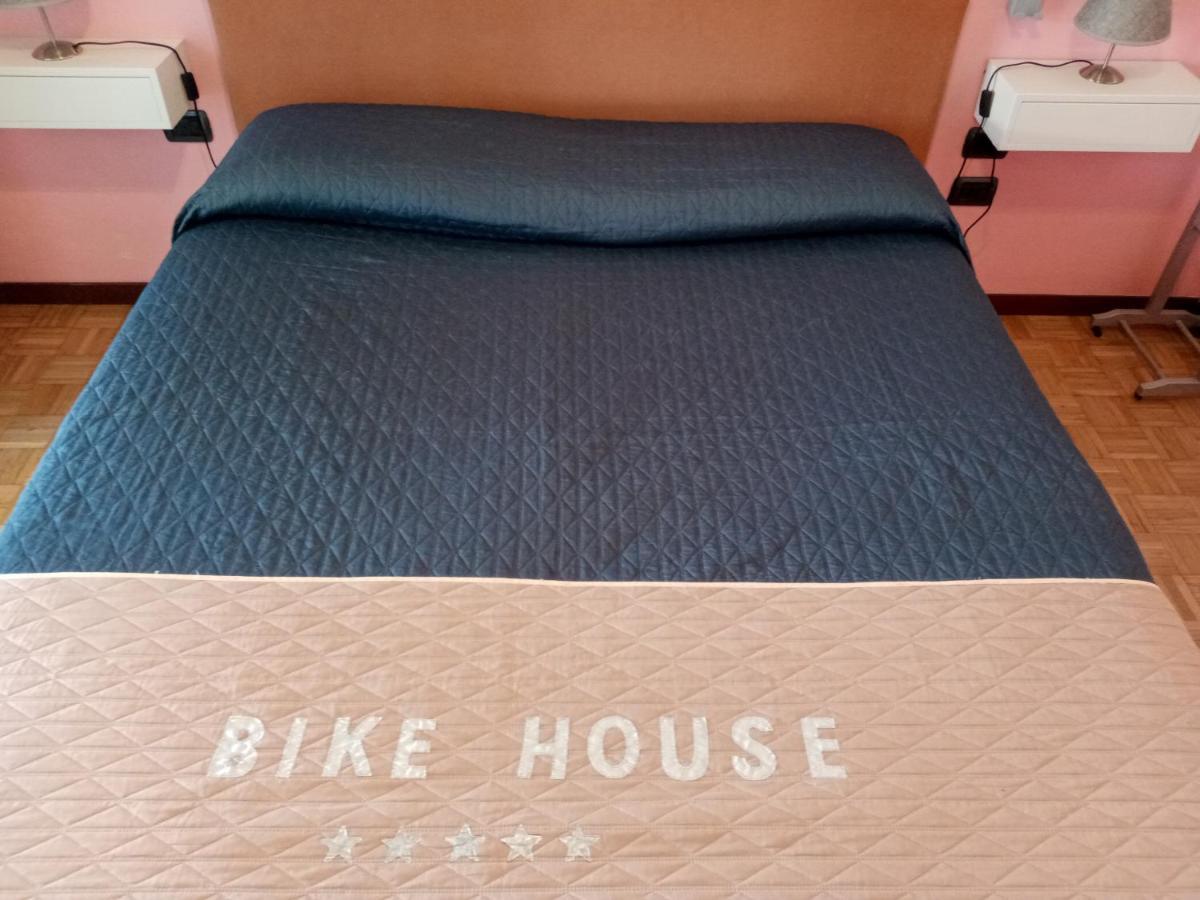 Bike House "Silver" เซริอาเต ภายนอก รูปภาพ